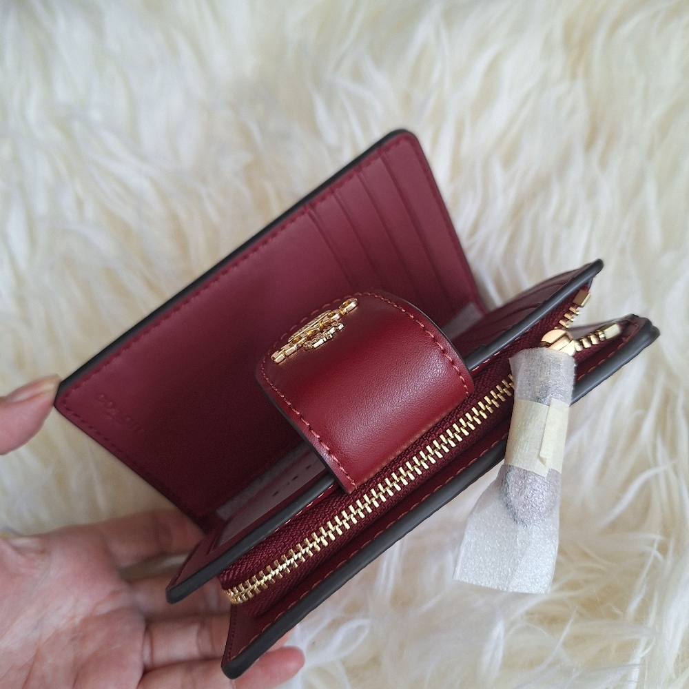 NWT Coach Medium Corner Zip Wallet In Signature Canvas With Cherry Print CZ342 - Picture 4 of 8